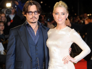 Жонни Деппийн шинэ амраг нүцгэлжээ